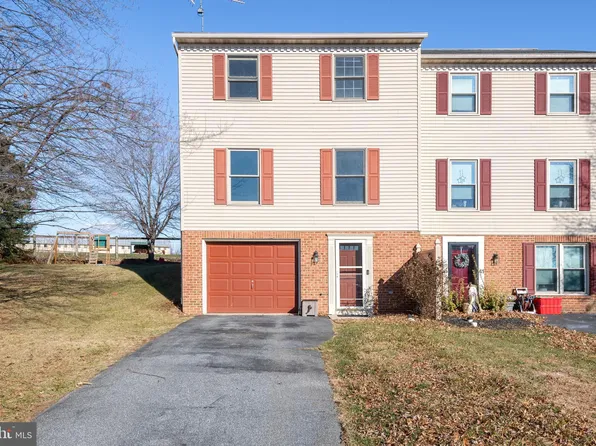 39 Derby Ln, Lancaster, PA 17603