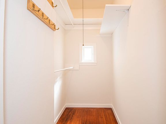 3rd image of 601 Lake St APT 4
