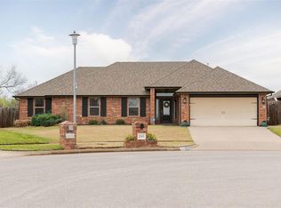 2413 Wayne Cutt Ave, Yukon, OK 73099