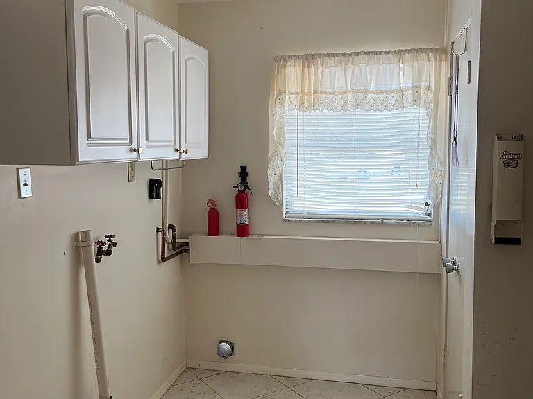 3156 Port Charlotte Blvd — Photo 16