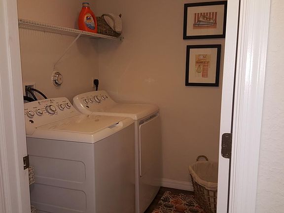 Full size laundry room