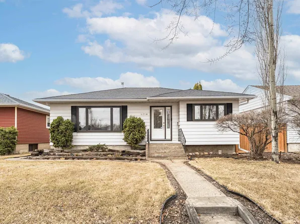 10736 148th St NW, Edmonton, AB T5N 3H2