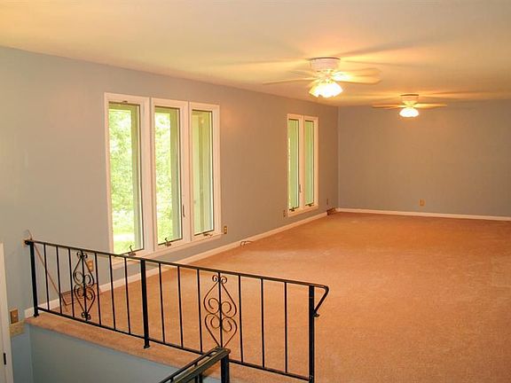 4th image of 2104 Sylvan Cir