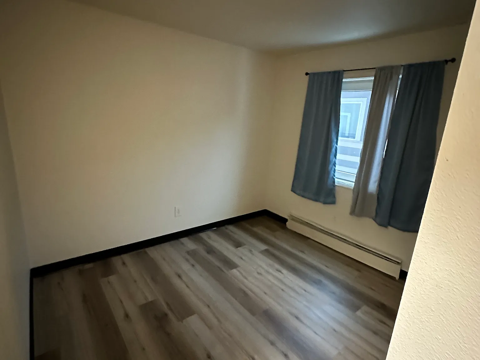 1 bed, 550 sqft, $1,300 — Photo 4