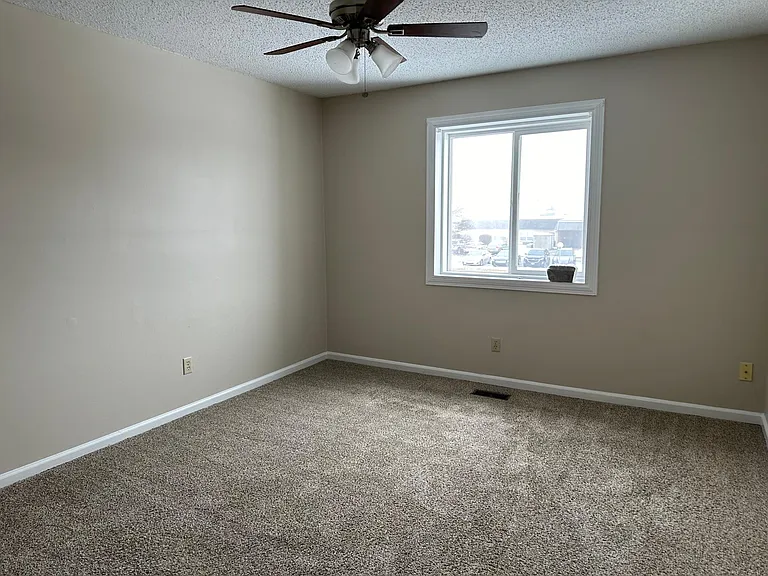 220 Bedford St — Photo 8