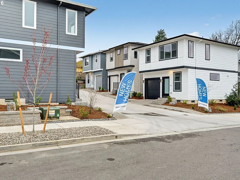 4063 SW McKinley St — Photo 29