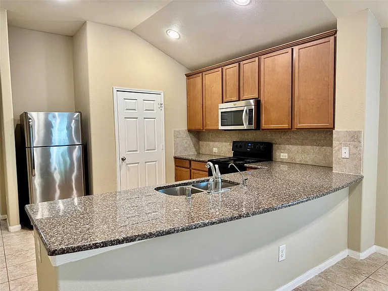 2303 Corry Crest Cir — Photo 8
