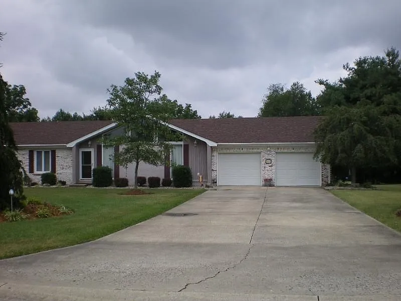 607 Foxfire Rd photo 1