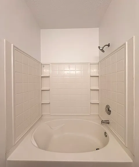 8401 Charbay Cir — Photo 10