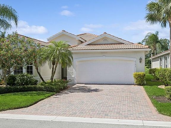 2nd image of 8797 Laguna Royale Pt Pt