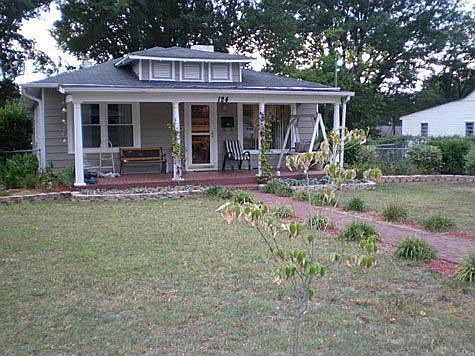 124 E Texas Ave