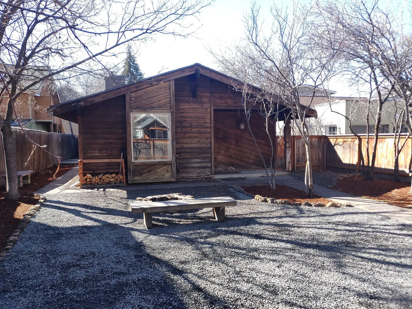 NW Bend 3x2 single-story hidden gem with huge fenced yard! — Photo 1