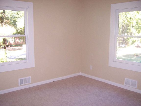 2nd image of 3213 Bluebird Ln
