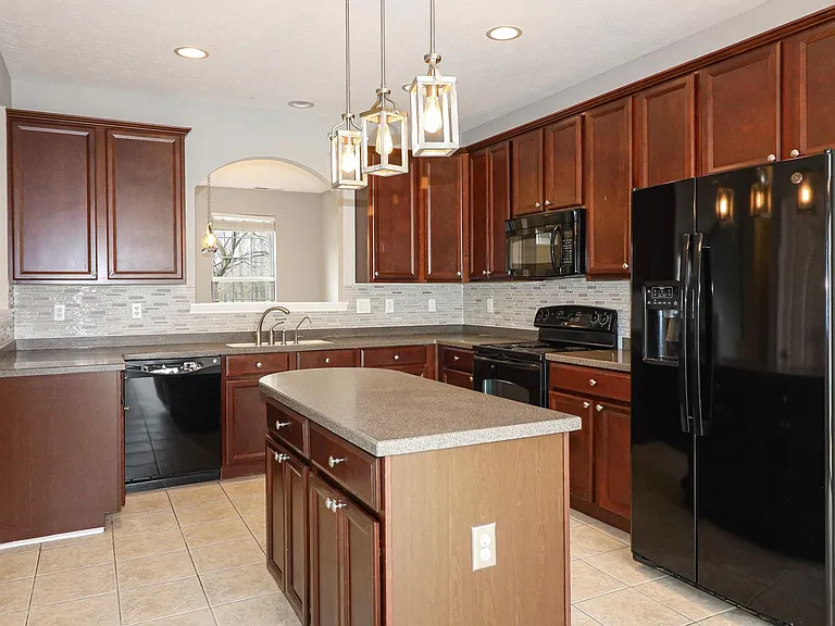 13539 Erlen Dr — Photo 47