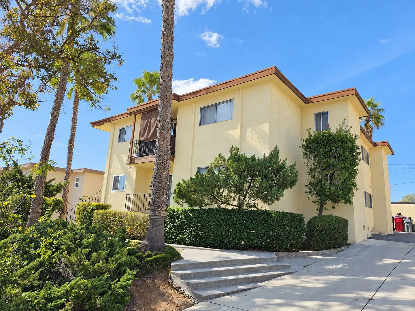 253 Alestar St — Photo 1