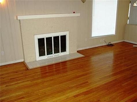 5th image of 2046 N 33rd Ter