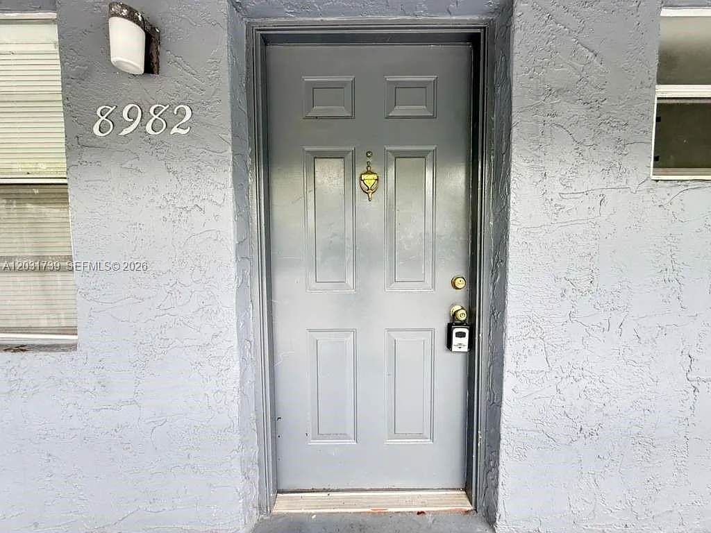 Oxford Condo — Photo 4