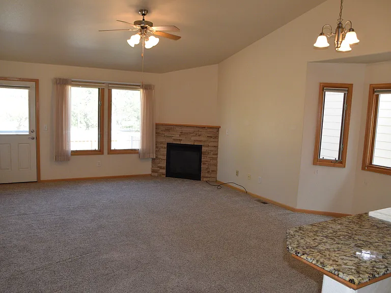 4748 Parachute Cir — Photo 3