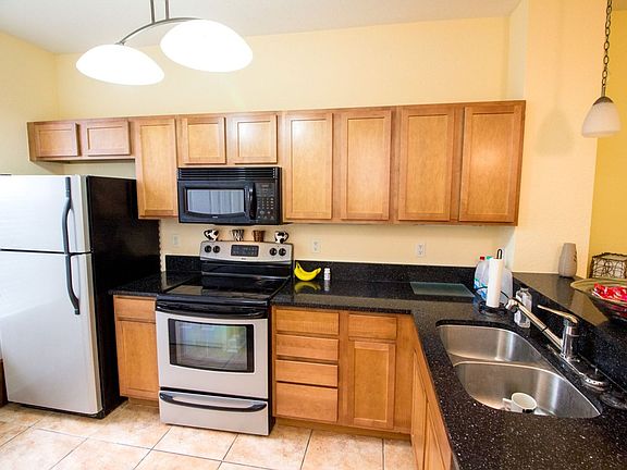 3rd image of 2508 SW 35th Pl #K65