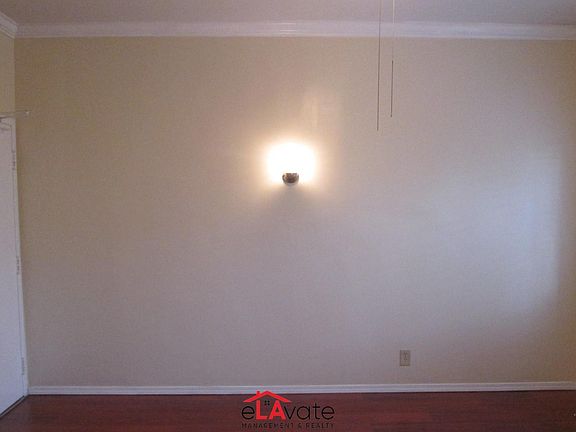 3rd image of 832 Fedora St #105 & 303