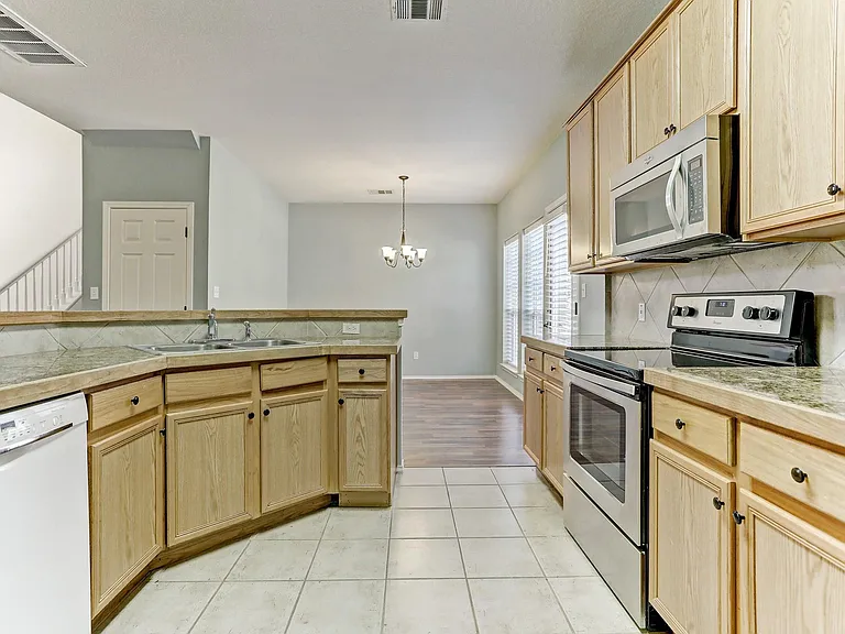 20904 Waterside Dr #3 — Photo 7