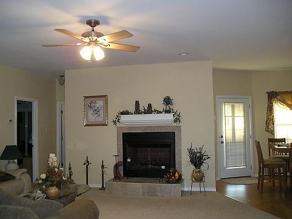 4th image of 1107 Harriett St #S
