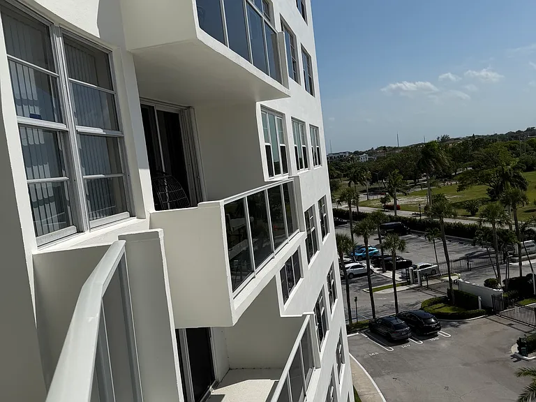 2800 N Flagler Dr #613 — Photo 9