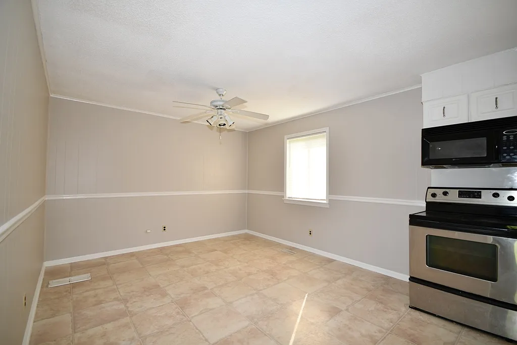 3 bed, 2.5 bath, $1,800 — Photo 4