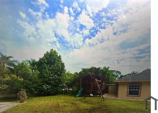 8698 Banyan Blvd — Photo 17