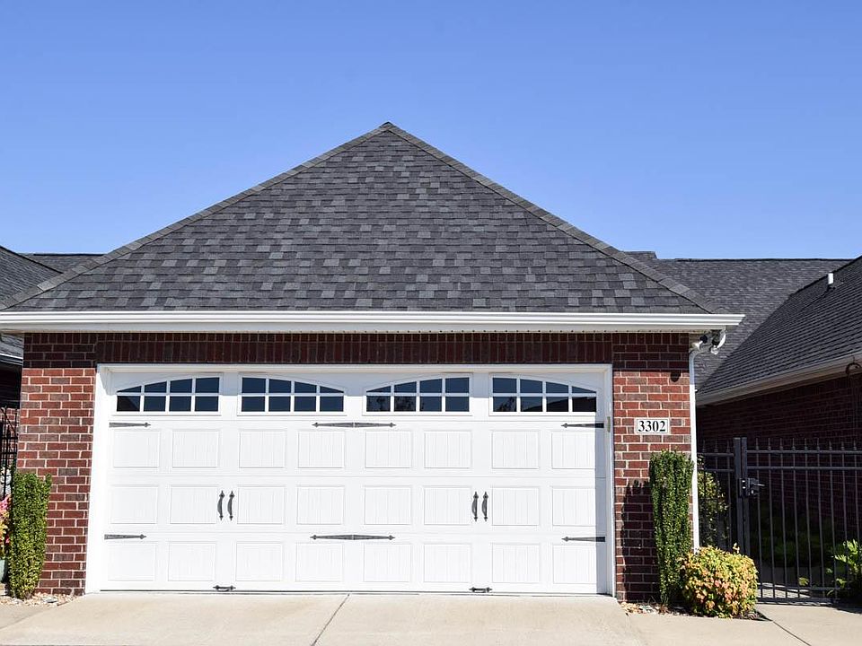 1st image of 395 Devon Chase Hl Unit 3302
