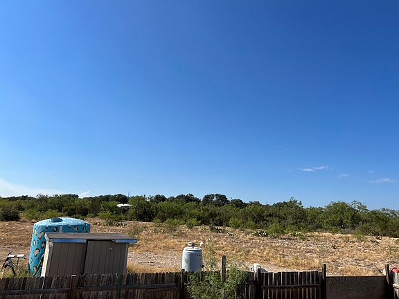 5th image of 18641 Kenley Rd