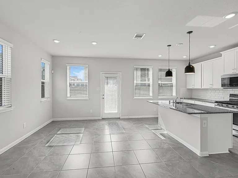 1528 Lakeline Oak Dr — Photo 3