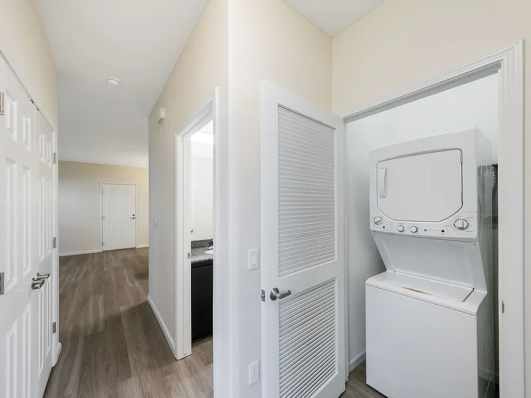 Luxe Ripon Apartments — Photo 18
