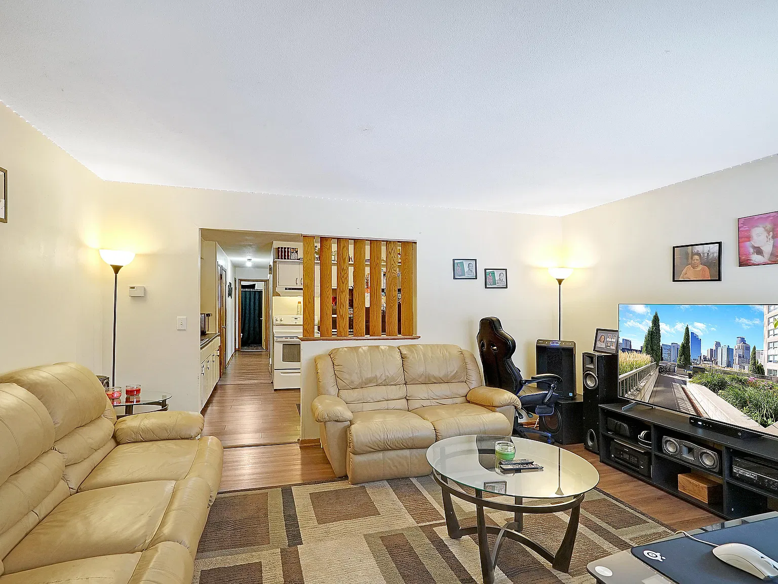3 bed, 1830 sqft, $1,950 — Photo 2