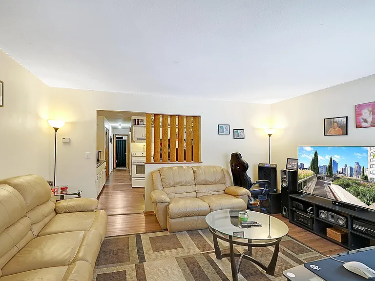 7005 Dutton Ave N #7005 — Photo 2