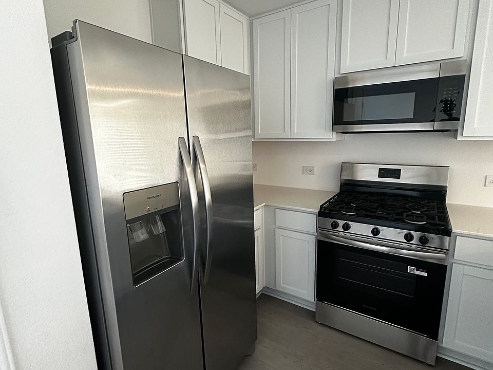 Gas Range and Fridge
