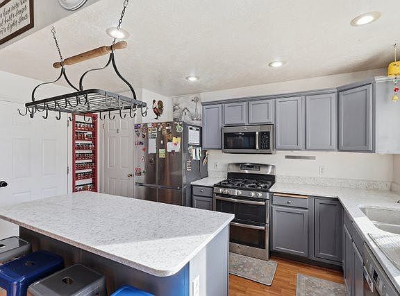 3rd image of 8764 S Pebblecreek Rd
