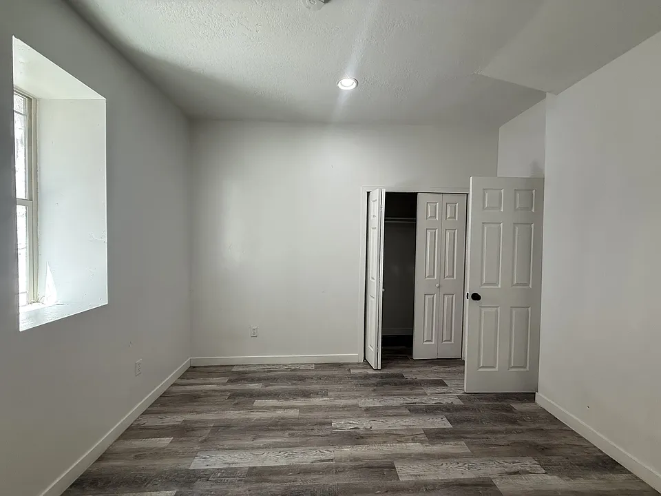 2557 Adams Ave #4