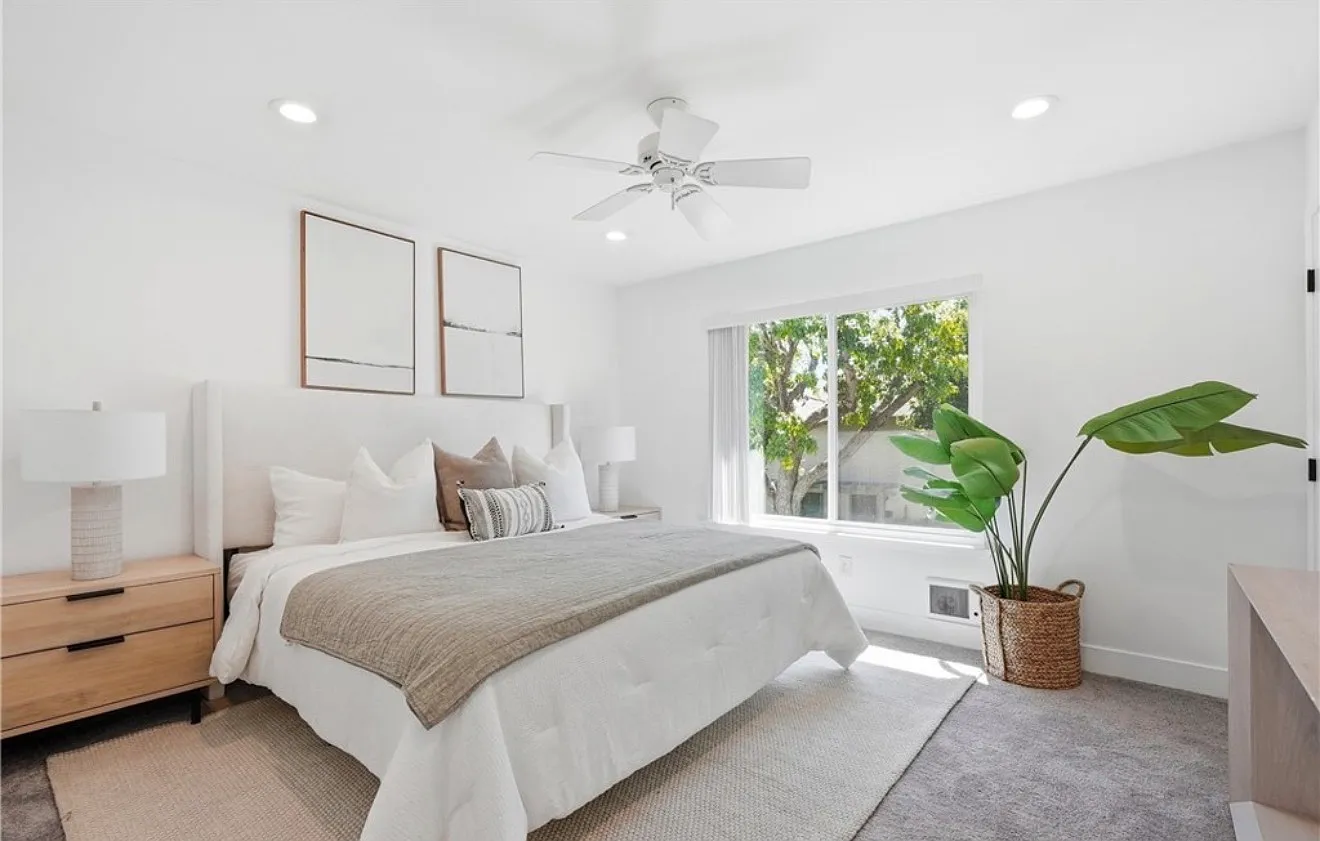 3 bed, 1.5 bath, 1062 sqft, $1,800 — Photo 1