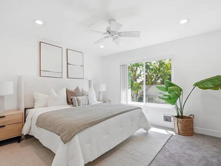 531 W Alton Ave — Photo 1