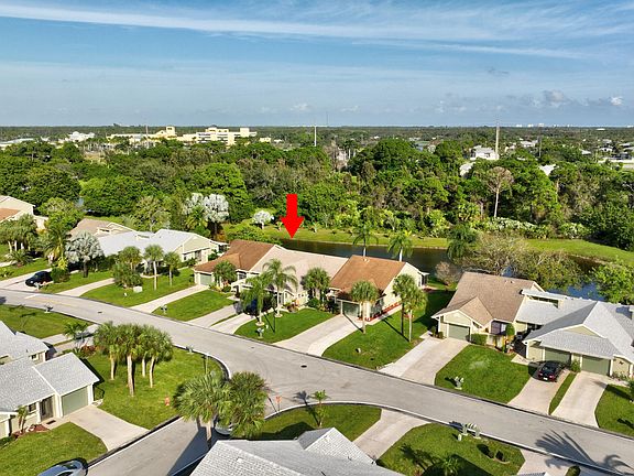 5th image of 1520 SE Crayrich Court