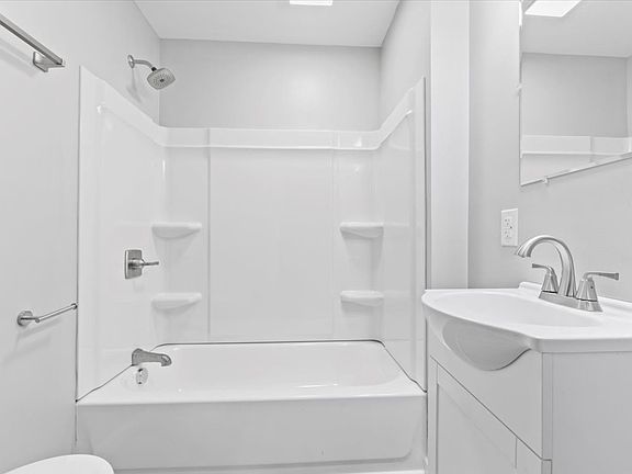 5th image of 105 Bluegrass Dr