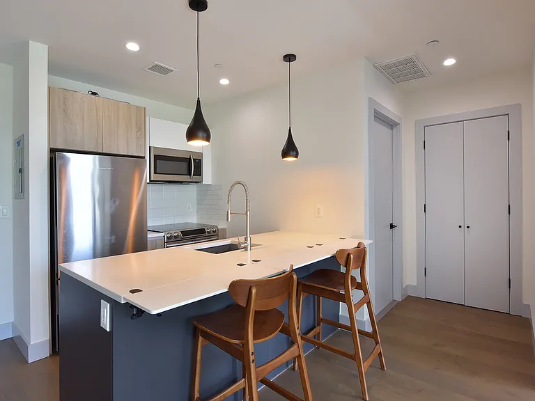 1325 Herkimer St #401 — Photo 6