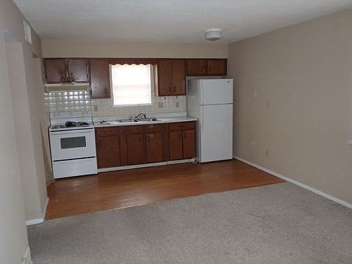 2nd image of 734 Demaret Dr APT D