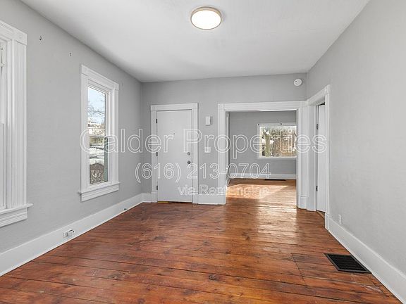 3rd image of 51 Colfax St NE