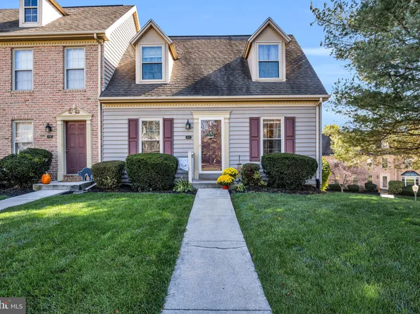 1737 Weatherburn Dr, New Cumberland, PA 17070