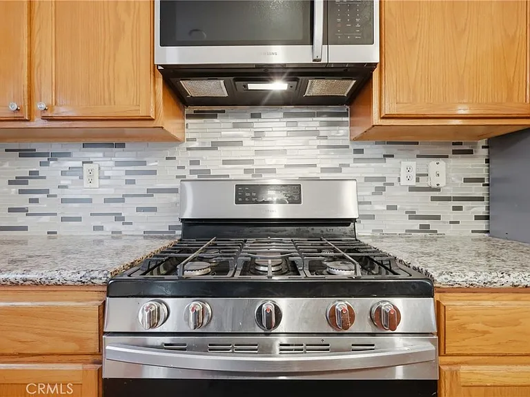 2211 Barbour Ct — Photo 15