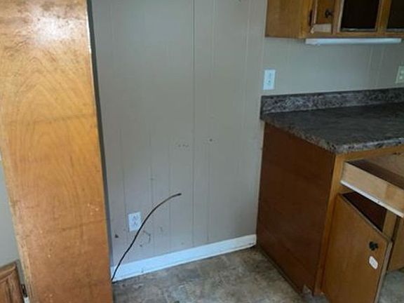 2nd image of 406 Fields Dr
