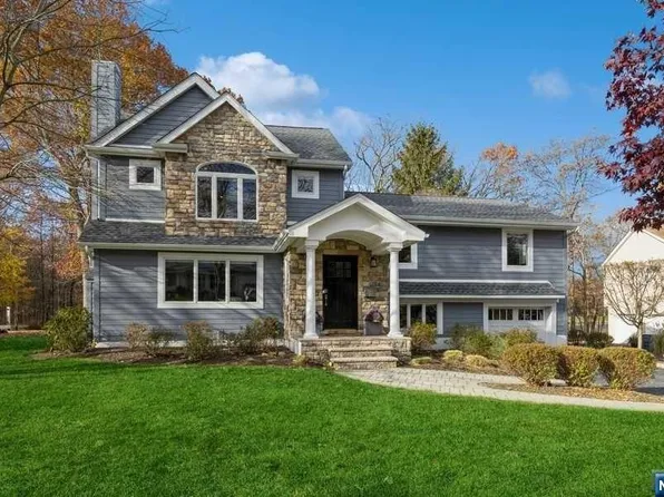 217 Canterbury Dr, Ramsey, NJ 07446