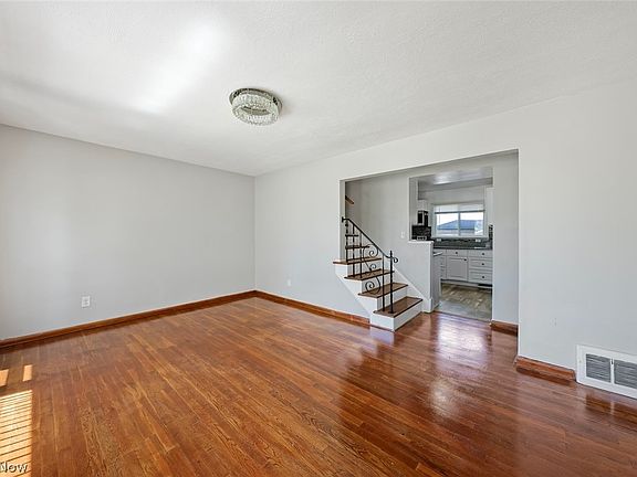 4th image of 16018 Muskingum Blvd